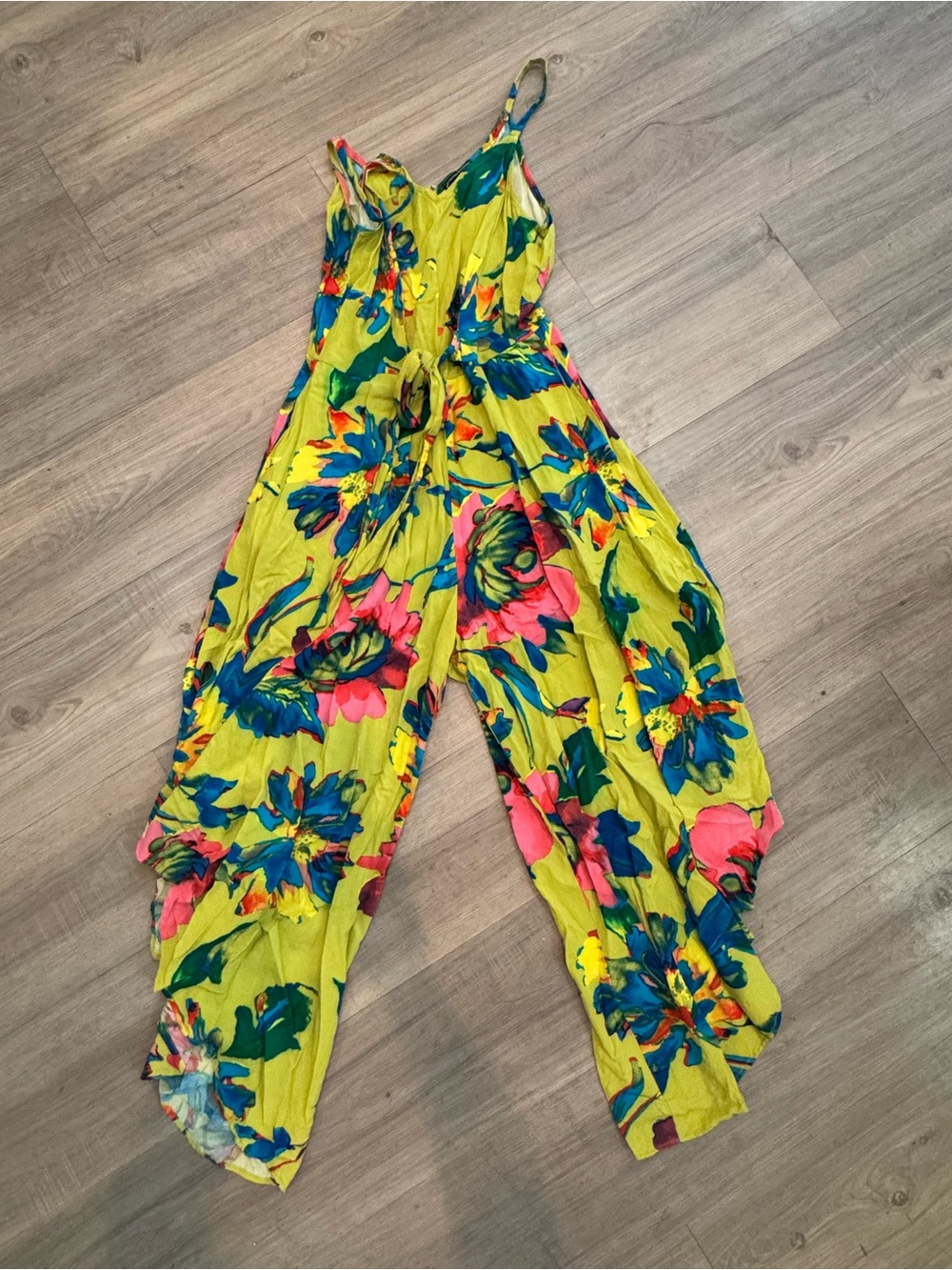 Ivy Street Floral Maxi Flowy jumpsuit with Spaghetti Straps and belt